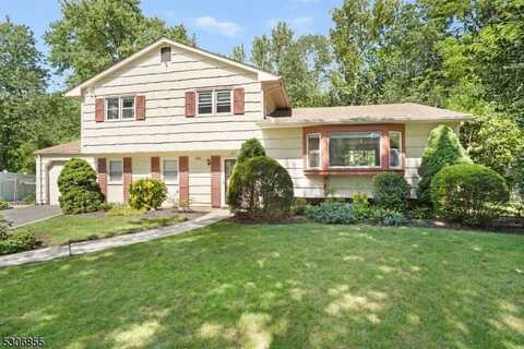 97 Runnymede Pkwy, New Providence, NJ 07974