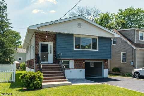 26.5 Cherokee Ave, Whippany, NJ 07034