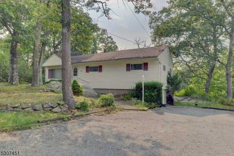 89 Larsen Rd, West Milford, NJ 07480