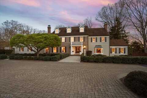 2 Balbrook Dr, Mendham, NJ 07945