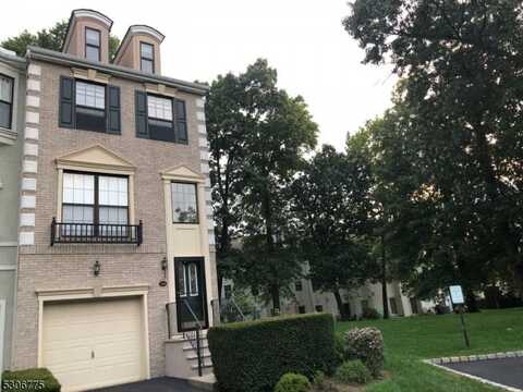 346 Wilshire Dr, Nutley, NJ 07110