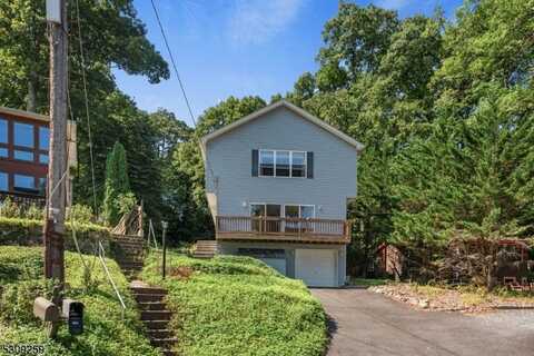 18 Lines Ave, Hopatcong, NJ 07843