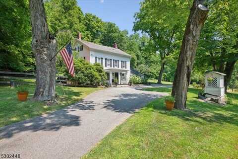 92 Pleasant Hill Rd, Chester, NJ 07930