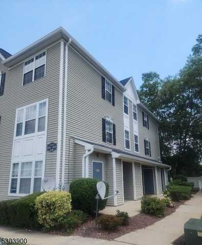 804 Blossom Cir, Brunswick Gardens, NJ 08810