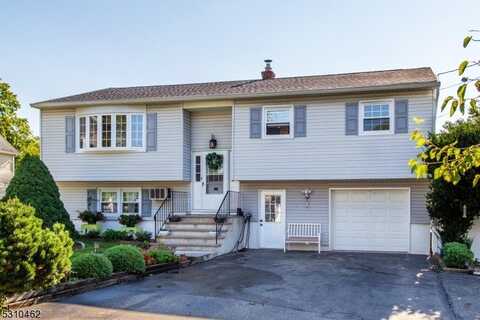 28 Storms Pl, Wanaque, NJ 07420