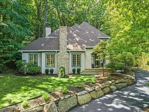 73 Stocker Rd, Essex Fells, NJ 07021