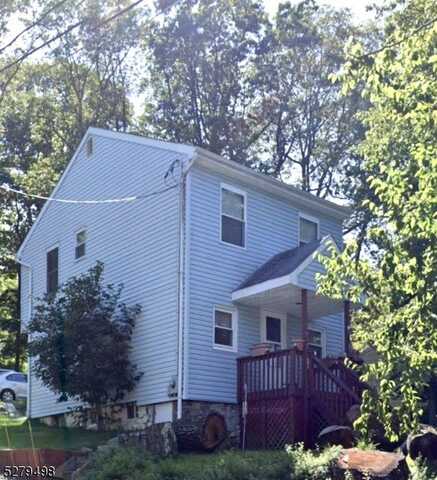 56 Elba Ave, Hopatcong, NJ 07843