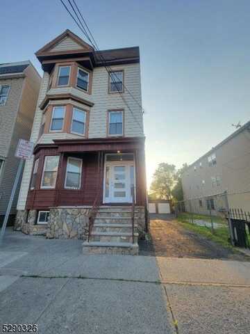 687 S 18Th St, Newark, NJ 07103