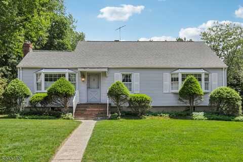 930 Franklin Ave, Franklin Lakes, NJ 07417