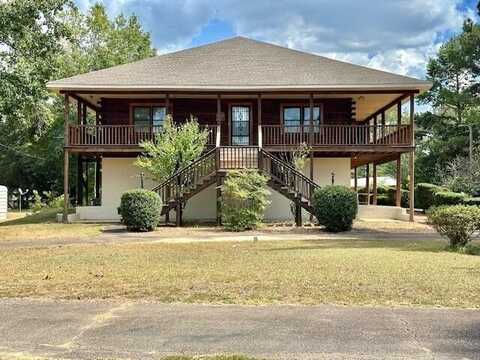 712 Pate Rd, West Point, MS 39773