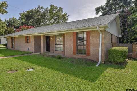 300 N Henry St, Lindale, TX 75771