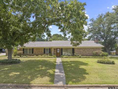 909 Elizabeth St, Gilmer, TX 75644