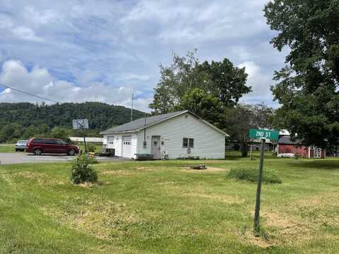 20 2nd St, Pence Springs, WV 24962