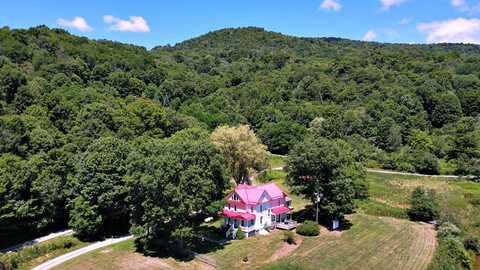 570 Old Farm Rd, Slatyfork, WV 26291