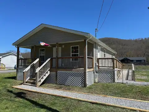 206 Twenty Second St, Rainelle, WV 25962