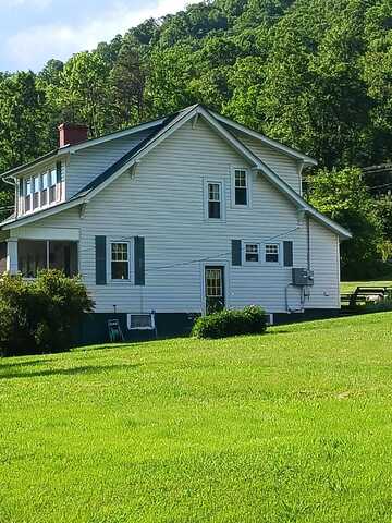 171 Wiggins Crossing, Hinton, WV 25951