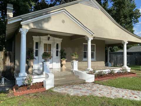 323 Park Ave., Hattiesburg, MS 39401