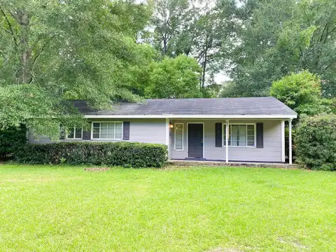 709 Crestview Dr., Hattiesburg, MS 39401