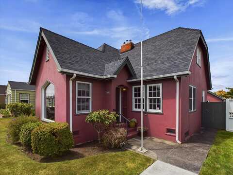 2438 G Street, Eureka, CA 95501