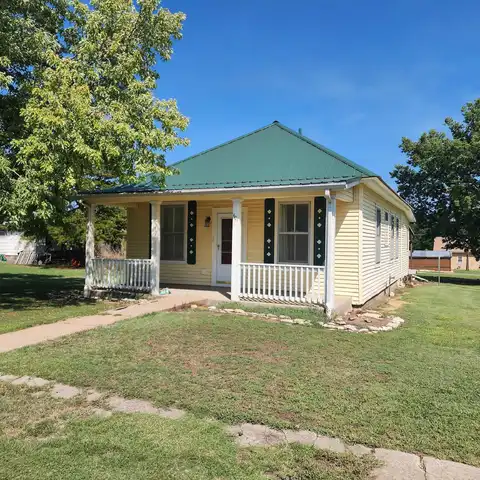 407 N Kansas Ave, Luray, KS 67649