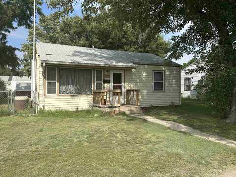 614 S Commercial St, Plainville, KS 67663