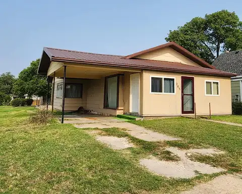 203 N Main St, Lucas, KS 67648