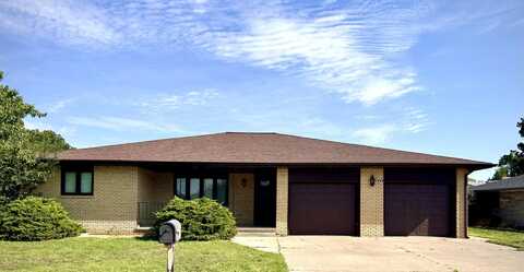 1111 Country Club Dr, Hays, KS 67601