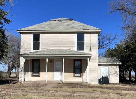 643 E 5th Ave, St. John, KS 67576