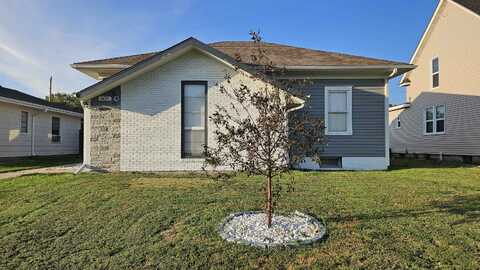 605 E 5th, Hays, KS 67601