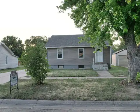 410 Grant St, Quinter, KS 67752