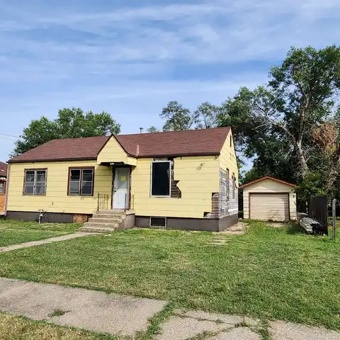 335 W 11th, Russell, KS 67665