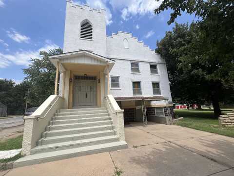 320 W Main St, Arlington, KS 67514