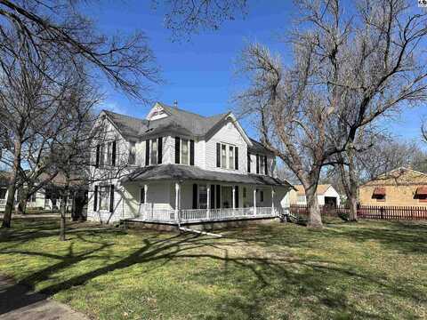 104 N Locust St, Inman, KS 67546