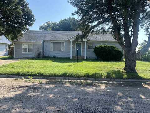 613 S 3rd St, Bushton, KS 67427