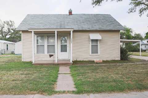 1002 N Pershing St, Hutchinson, KS 67501