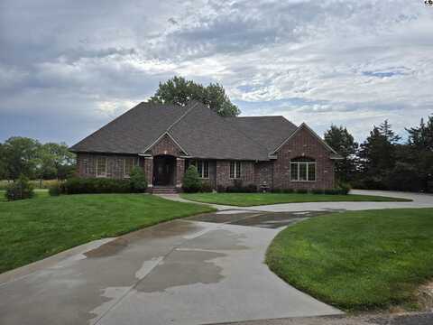 10605 W Snokomo Rd, Hutchinson, KS 67502