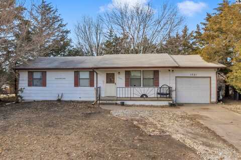 1321 Applwood Ln, Newton, KS 67114