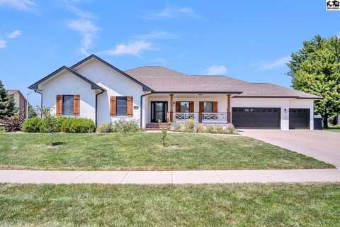 1101 Willow Springs Ct, McPherson, KS 67460