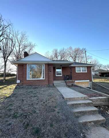 409 N Oak St, Medicine Lodge, KS 67104