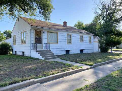 740 W 14th Ave, Hutchinson, KS 67501