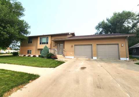 203 E 6th St, Miller, SD 57362