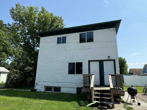 38 7th St NE, Huron, SD 57350