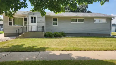 747 Minnesota Ave SW, Huron, SD 57350