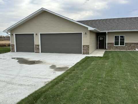 1126 Lampe Ct, Huron, SD 57350