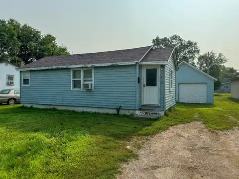 616 Ohio Ave NW, Huron, SD 57350