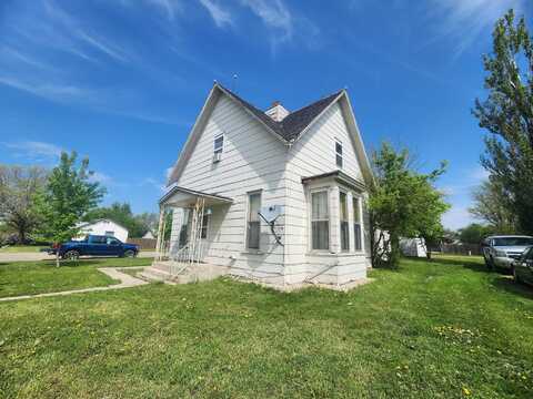 303 E 6th St, Miller, SD 57362