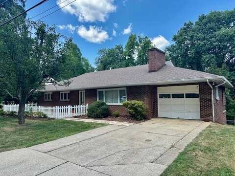 8 Sutherland Road, Huntington, WV 25705