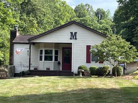 1505 Newmans Branch Rd, Milton, WV 25541