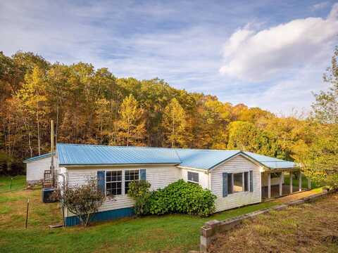 3274 Big Creek Road, Hamlin, WV 25523