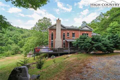 205 Timber Lakes Drive, Todd, NC 28684